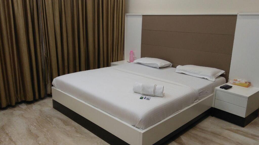 Пуна: Kalpatharuvu-KNY Service Apartments