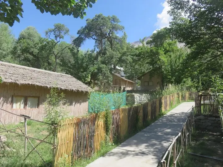 Лех: Silk Route Cottages