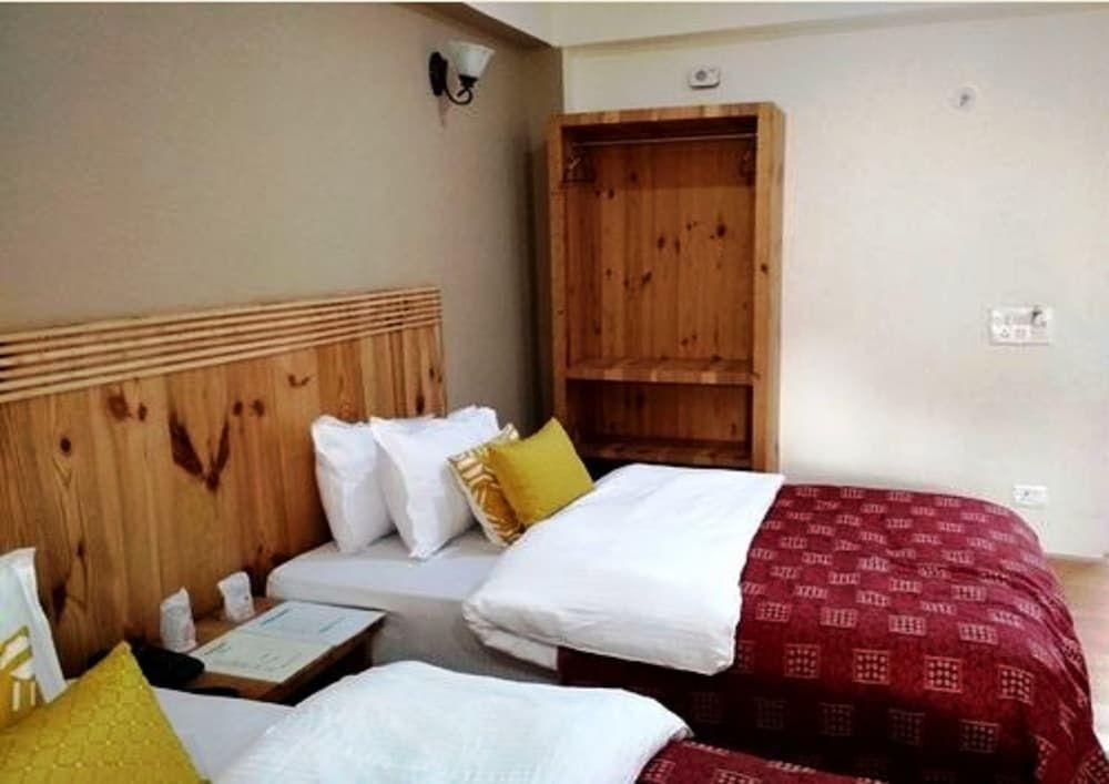 Лех: The Mogol Hotel