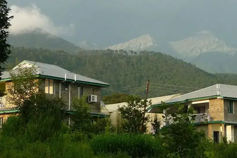 Кангра: The Nagri Resort