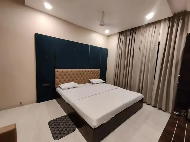 Пачмарай: hotel utkarsh