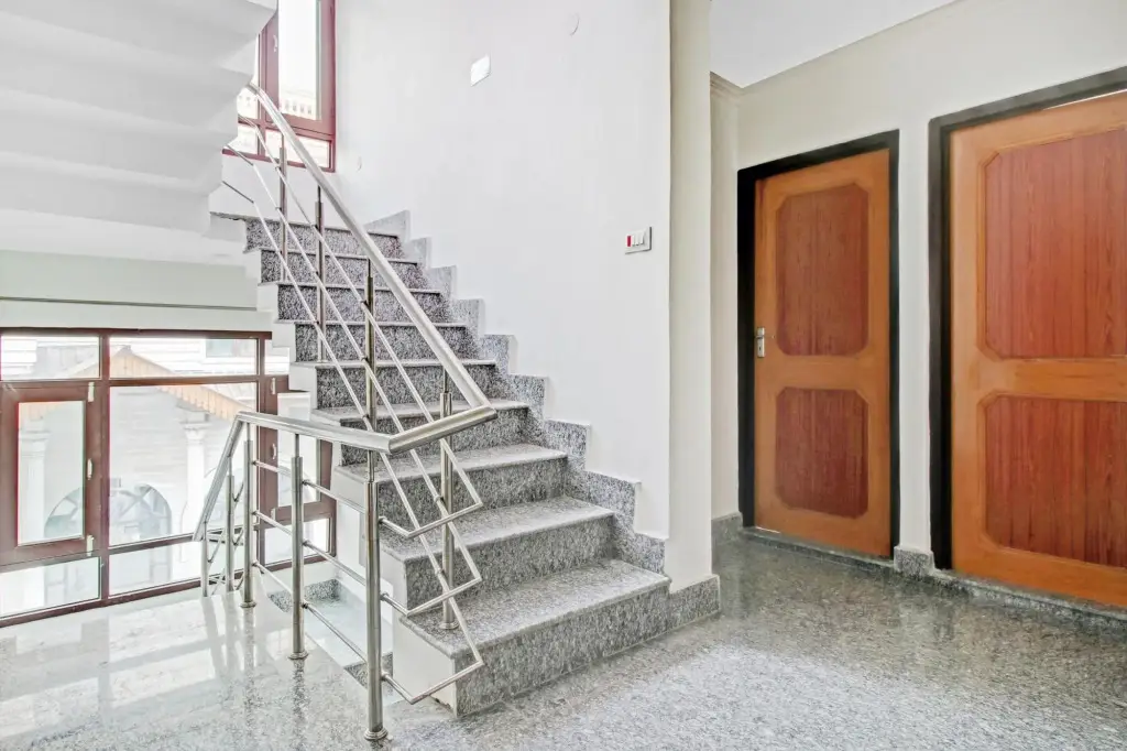 Шринагар: OYO 84775 Hotel Grand Sultan