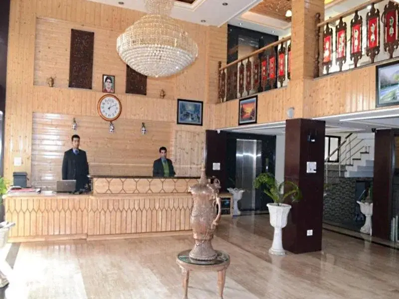 Шринагар: Hotel Royal Batoo