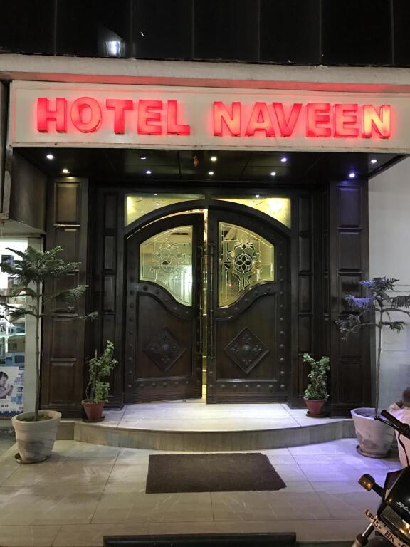 Мератх: Hotel Naveen