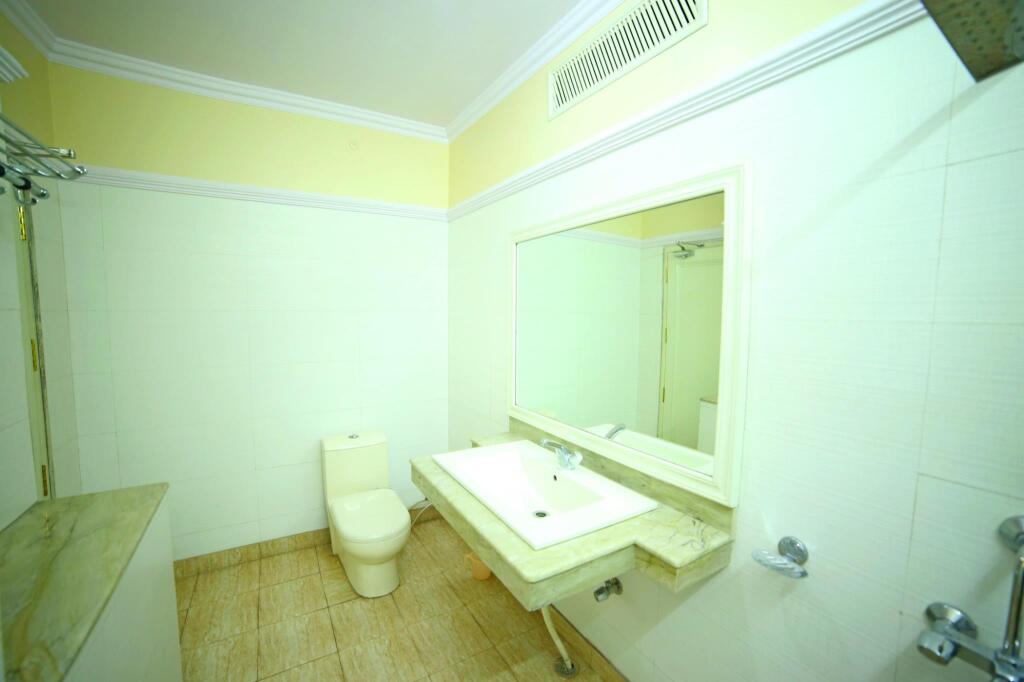 Мератх: Hotel Naveen