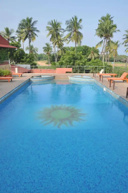 Калапет: Soorya Beach Resort