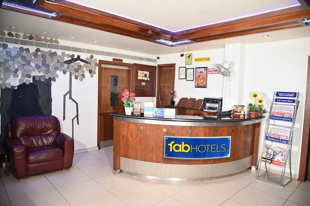 Висакхапатнам: FabHotel RR Grand Daba Garden