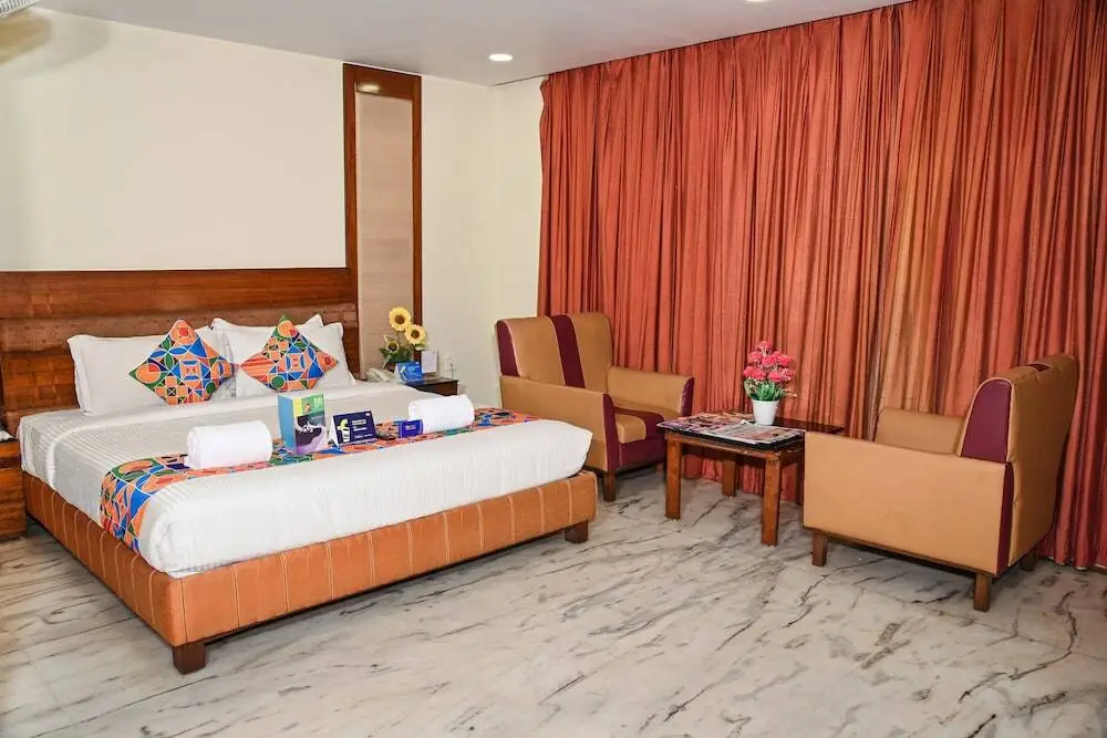 Висакхапатнам: FabHotel RR Grand Daba Garden