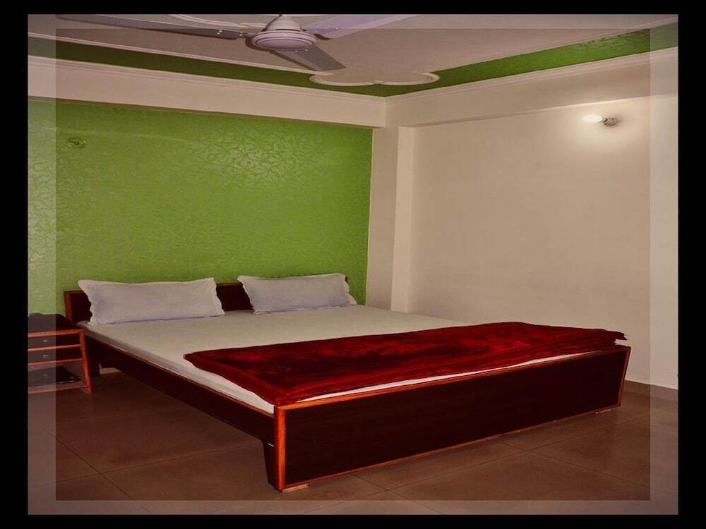 Большая Нойда: Accent Hotel