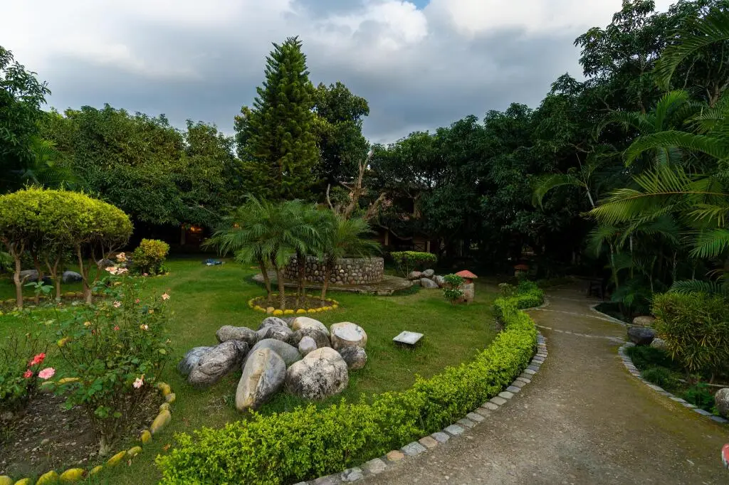 Наинитал: Corbett Wild Resort- A River Access Property