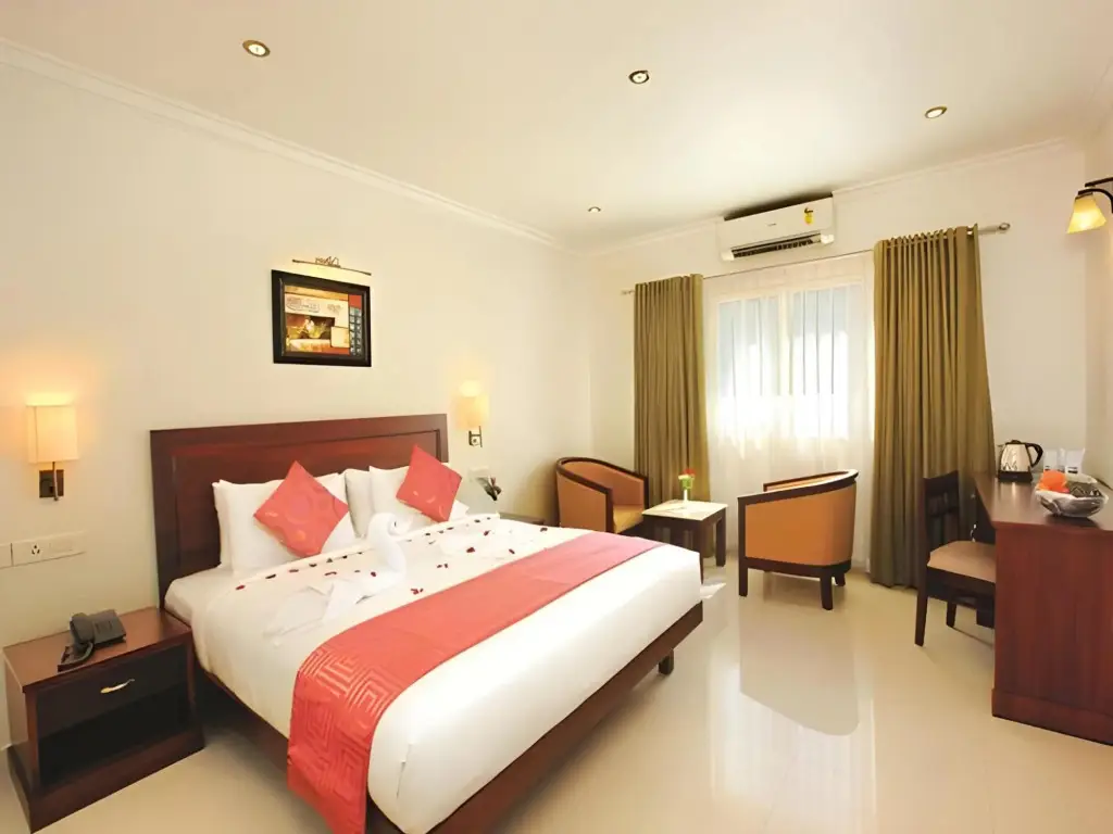 Чирайнкижу: Raj Regency Hotel