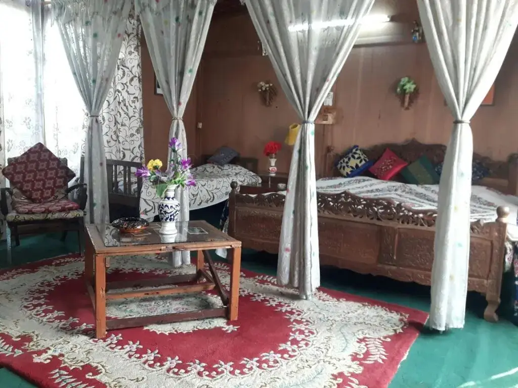 Шринагар: Shagoo Palace