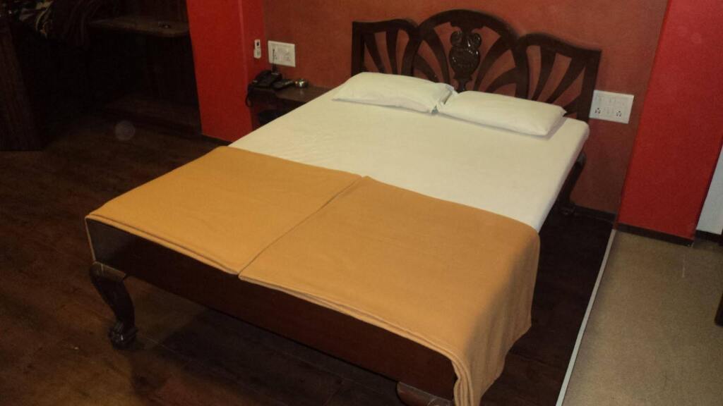 Мумбаи: Benazeer Hotel