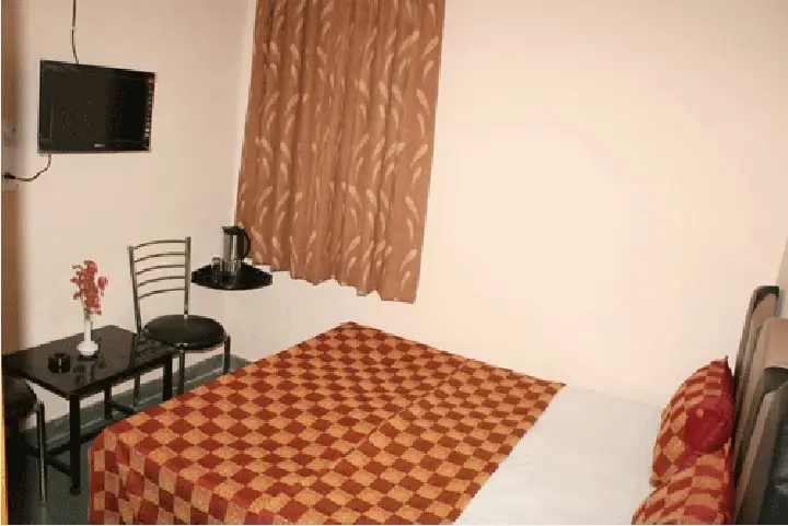 Дехрадун: Hotel Kailash Inn
