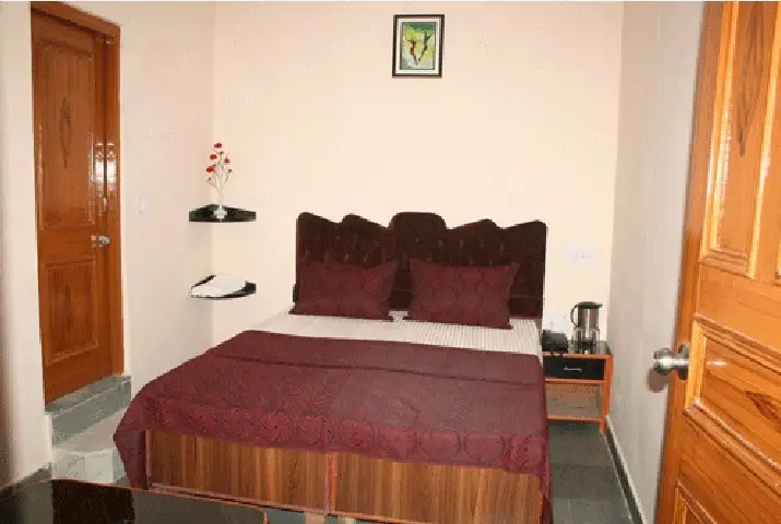Дехрадун: Hotel Kailash Inn