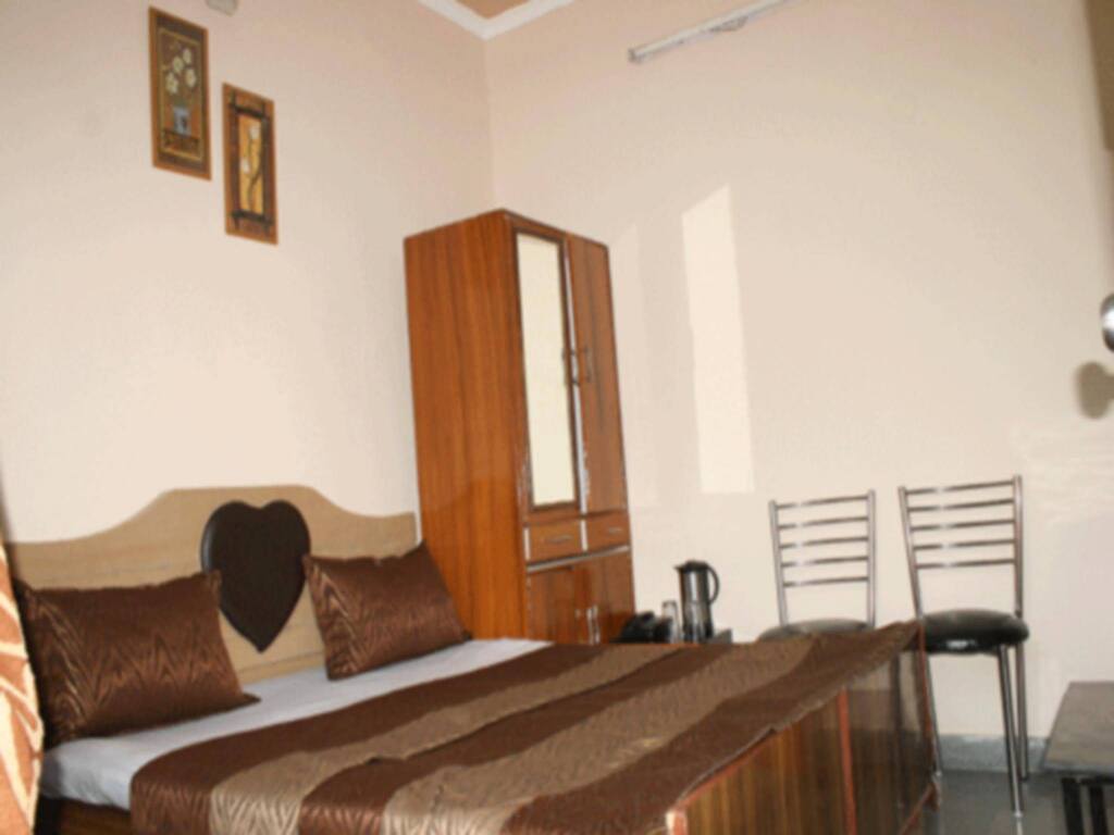 Дехрадун: Hotel Kailash Inn