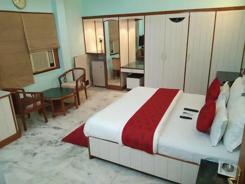 Канпур: Hotel Celebration