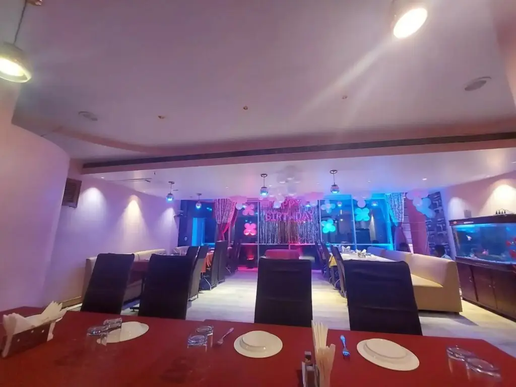 Канпур: Hotel Celebration