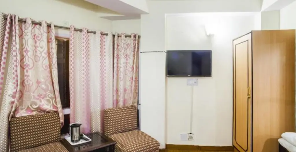 Hotel Himani Premium — фото 1