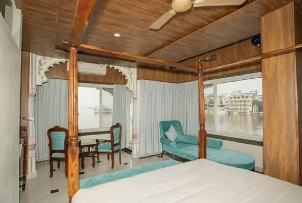 Удаипур: Jheel Hotel and Restaurent