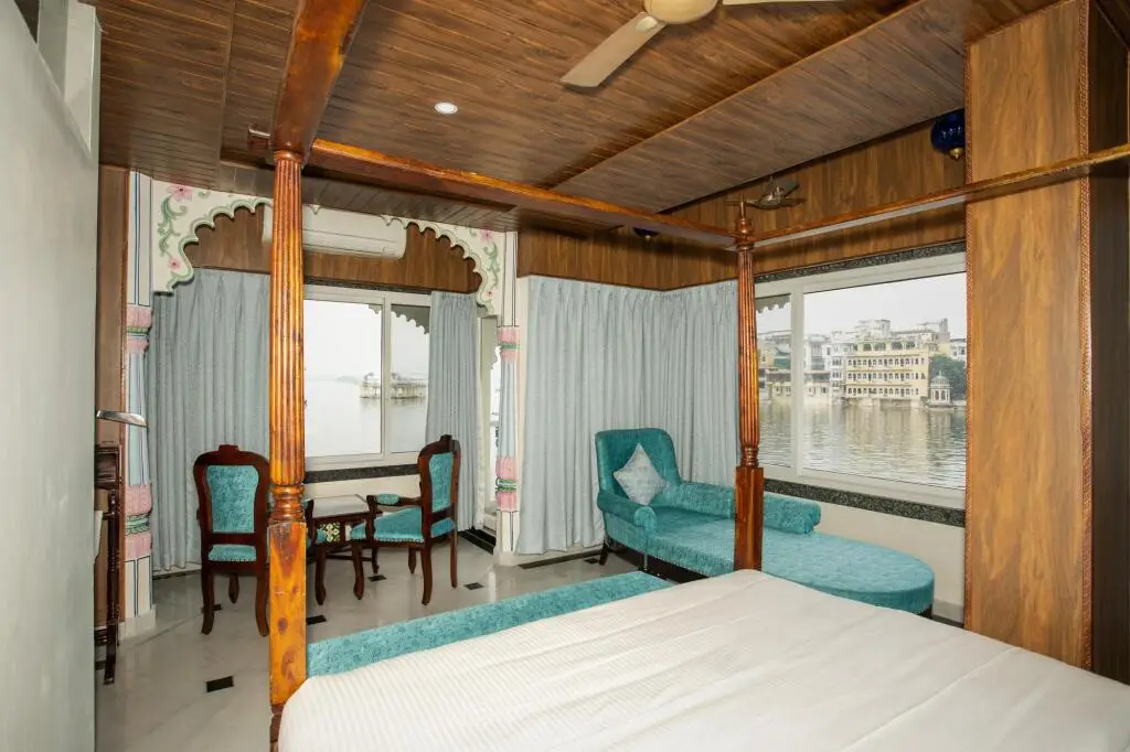 Удаипур: Jheel Hotel and Restaurent