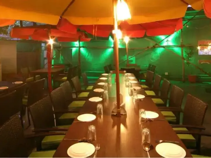 Мумбаи: OYO Premium Borivali Kora Kendra