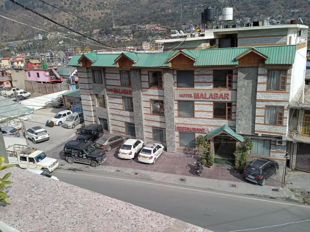 Бхунтар: Hotel Malabar