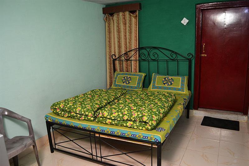 Раникхет: New Pine Hotel