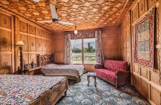 Шринагар: Floating Heaven Group of Houseboats
