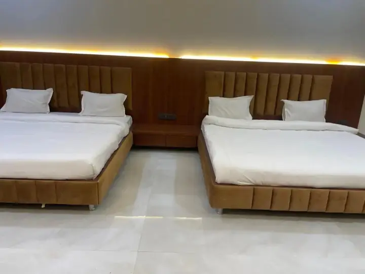 Матхура: Kedar Dham Hotel