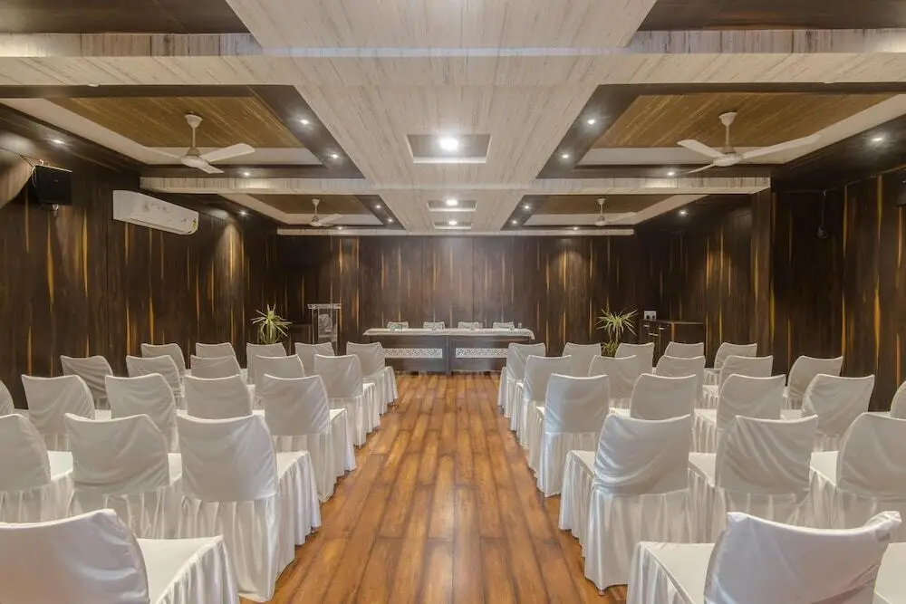 Hotel Sai Pratik, Newly Built up, Complimentary Shuttle To The Temple — фото 1