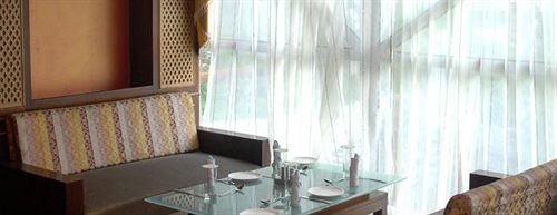 Наинитал: Hotel Arif Castles