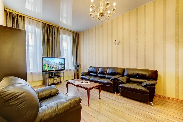 Санкт-Петербург: Sutkipeterburg On Vosstaniya Apartments