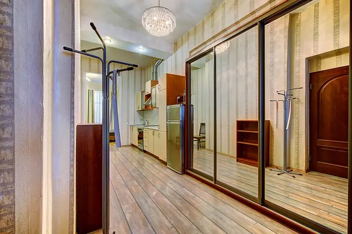 Санкт-Петербург: Sutkipeterburg On Vosstaniya Apartments