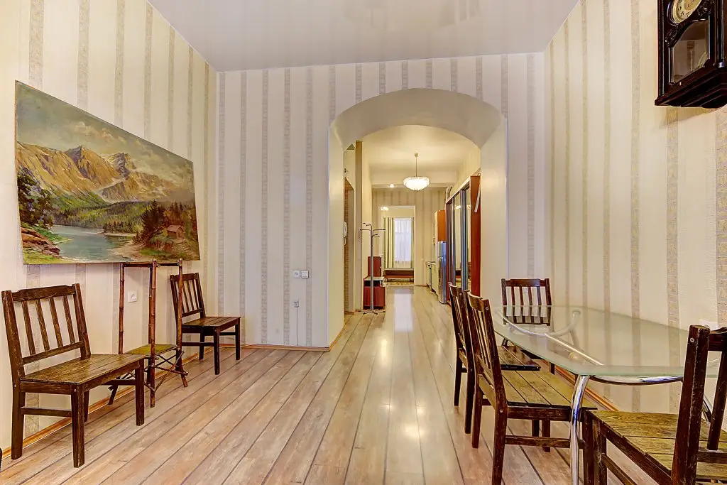 Санкт-Петербург: Sutkipeterburg On Vosstaniya Apartments