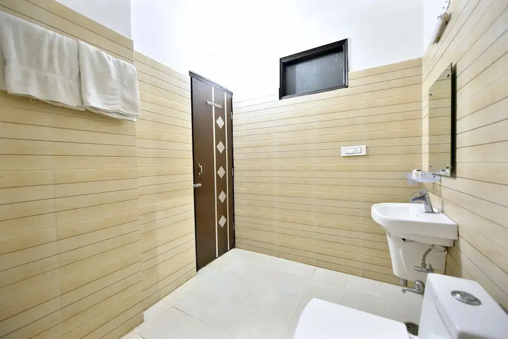 Чамба: Shining Star Resort