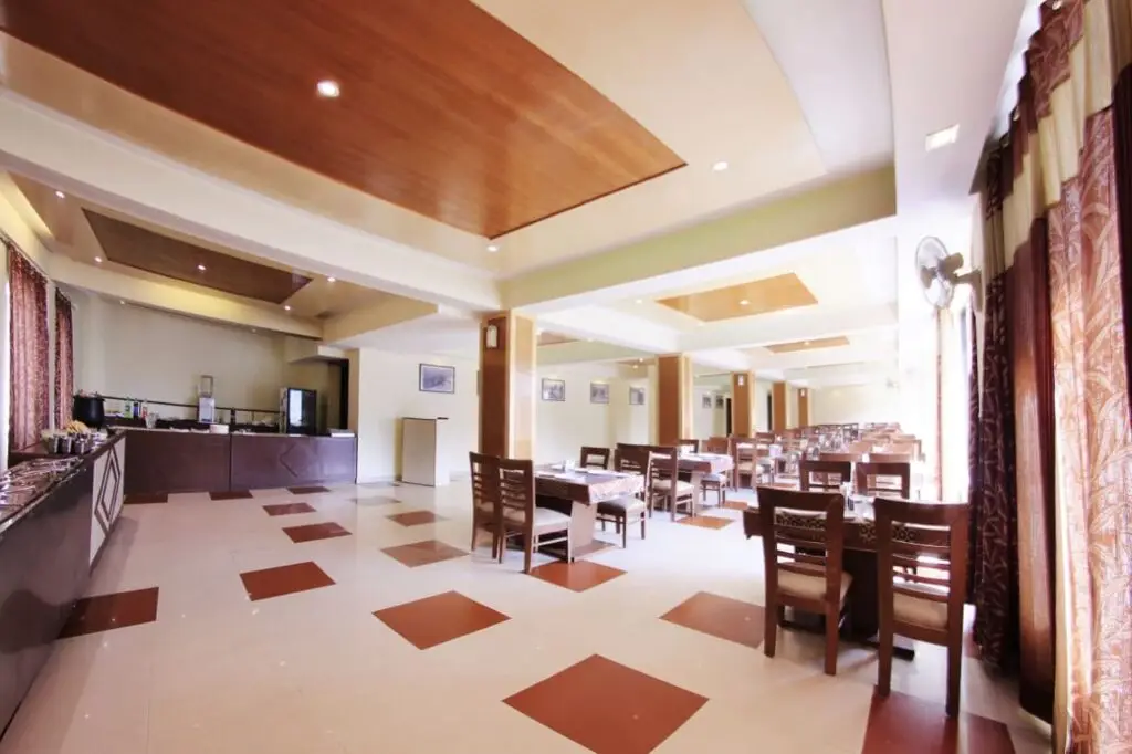 Шимла: Hotel Sukh Sagar Regency