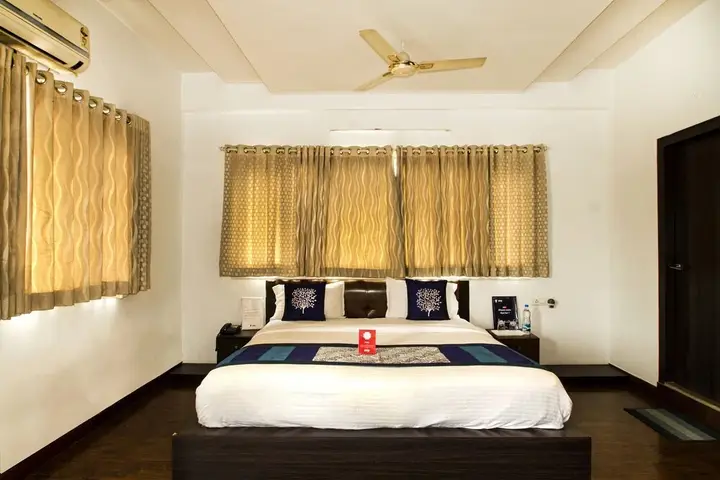 Хидерабад: 18 Square Lake View Boutique Hotel