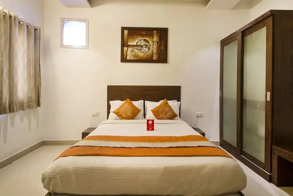 Хидерабад: 18 Square Lake View Boutique Hotel