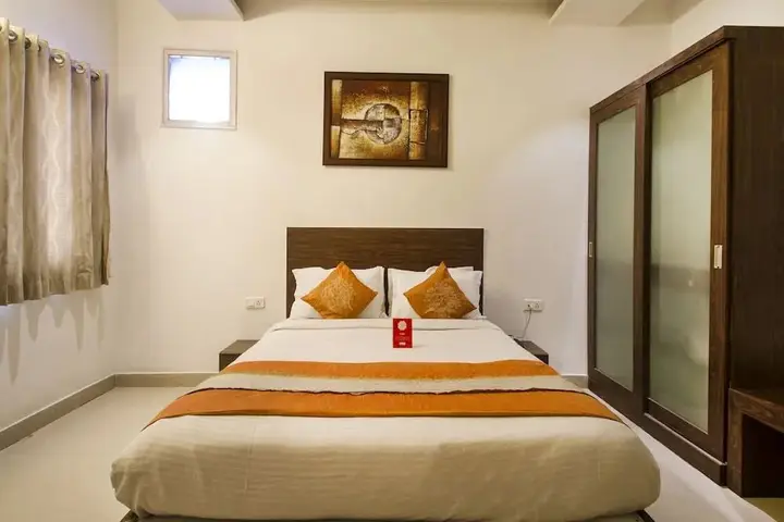 Хидерабад: 18 Square Lake View Boutique Hotel