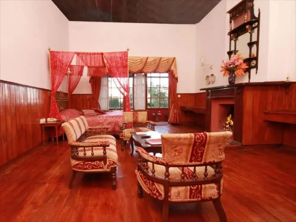Ути: Kluney Manor
