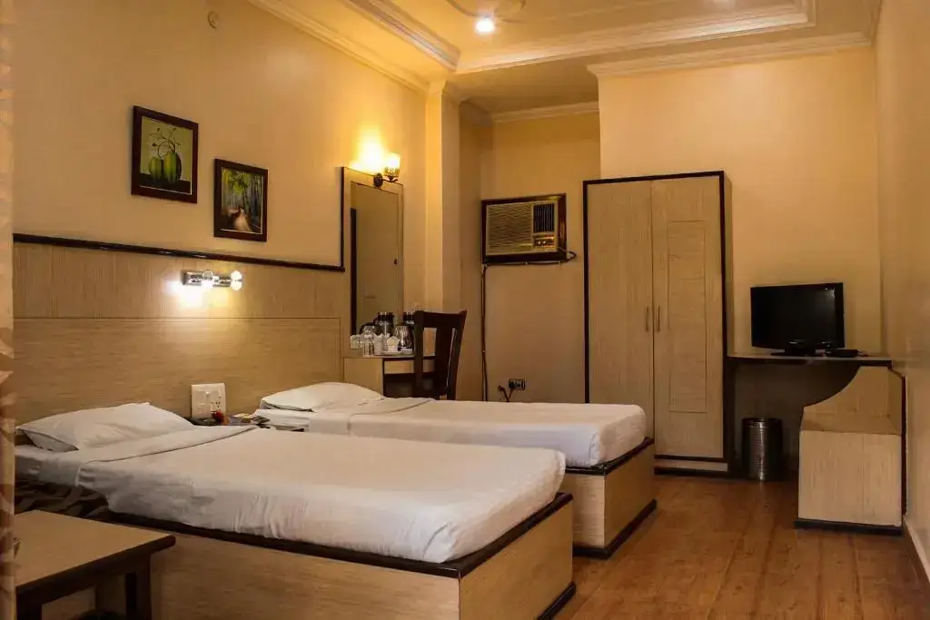 Праяградж: Hotel Prayag Inn