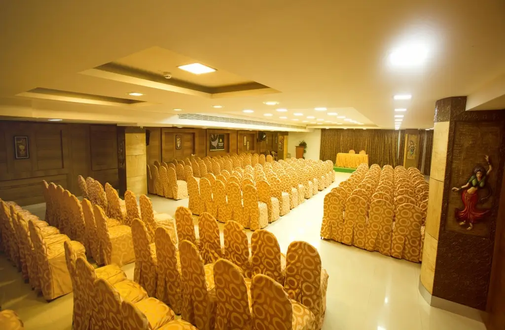 Салем: Hotel AMR EVVERGREEN
