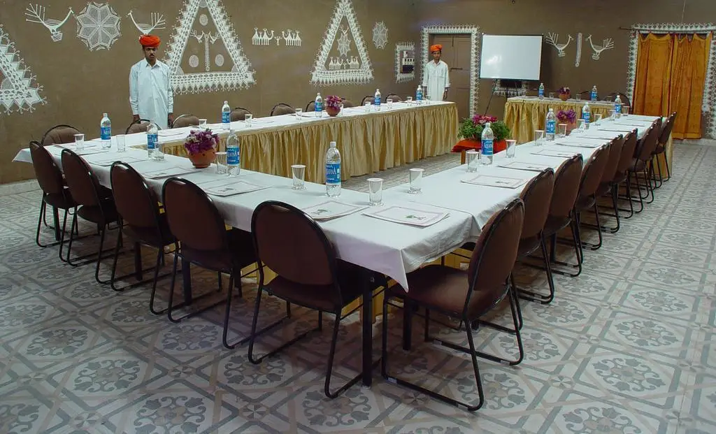 Навалгарх: The Desert Resort