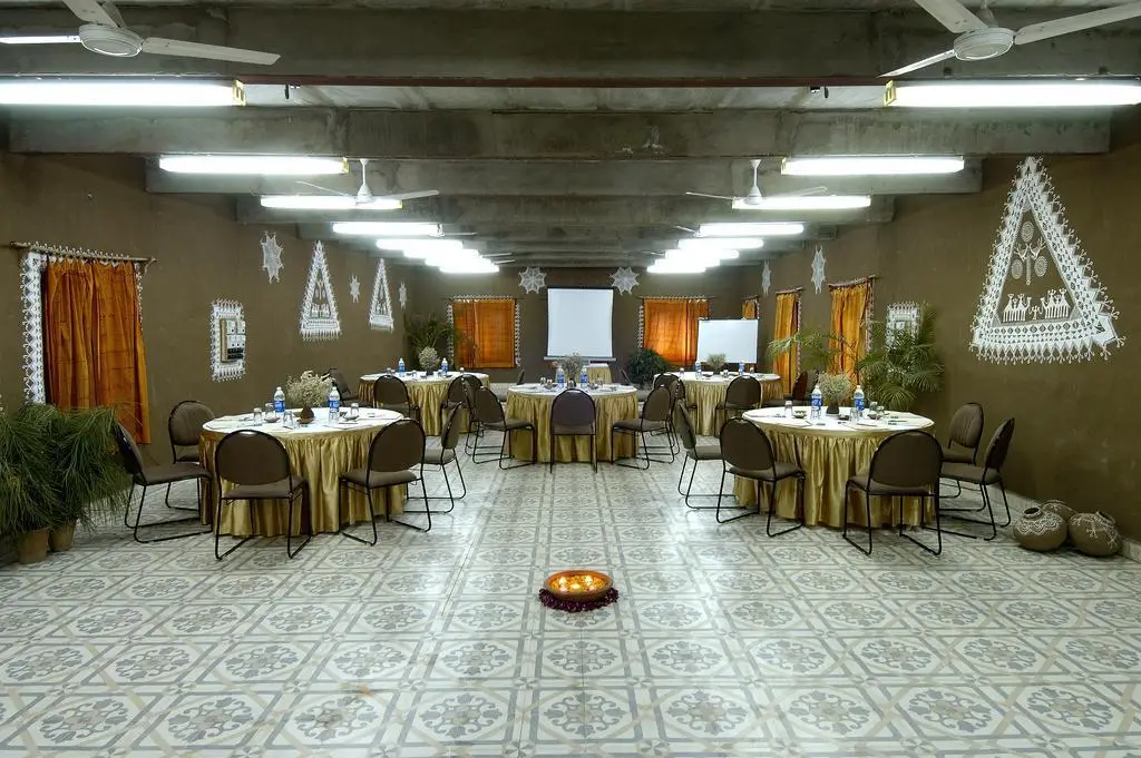 Навалгарх: The Desert Resort