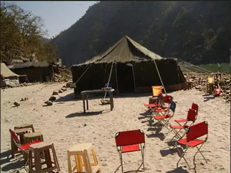 Бьясы: Alaknanda River Adventure Camp Byasi Tents