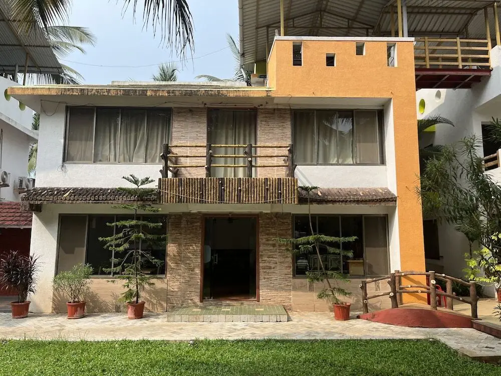 Киим: Ruturaj Inn