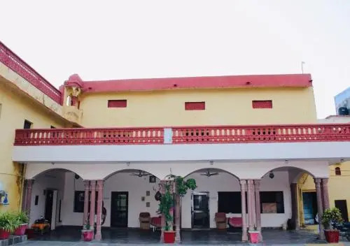 Daulat Niwas Hotel — фото 1