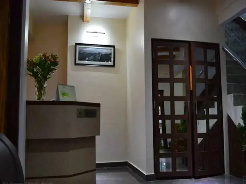Дарджилинг: The Pinewood Hotel