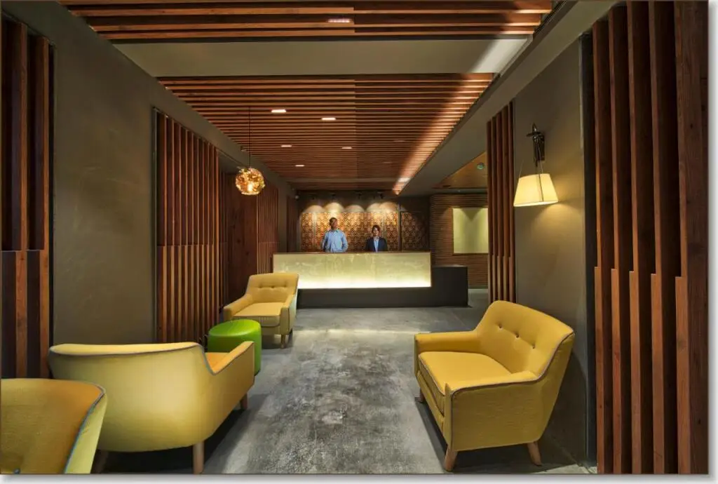 Icon Boutique by Bhagini — фото 1